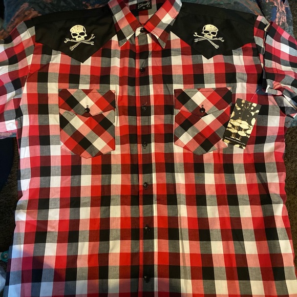 BNWT STEADY BUTTON UP - Picture 2 of 4